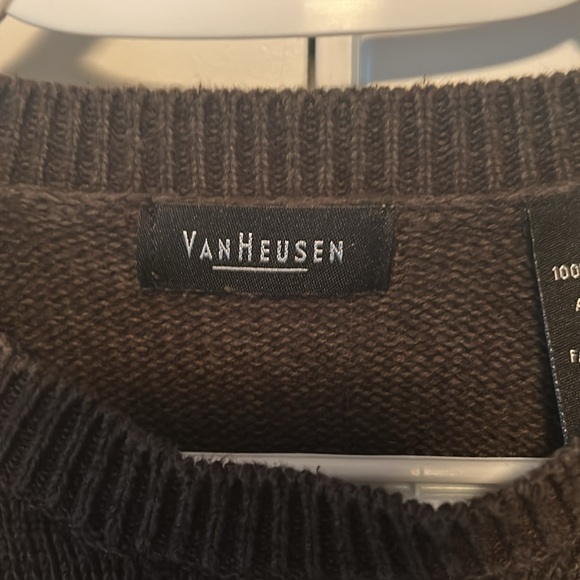 VANHEUSEN SWEATER - Picture 2 of 4